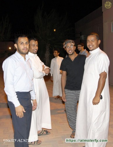 شباب قرية المطيرفي بالجبيل يجتمعون على مائدة واحدة .. 