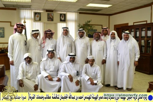اهالي الجبيل يلتقون بمدير هيئة الري والصرف بالاحساء اهالي الجبيل يلتقون بمدير هيئة الري والصرف بالاحساء