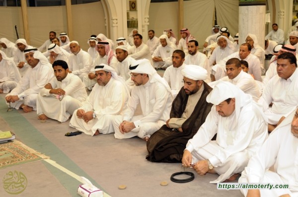 المؤمنون الشيعه يحيون ذكرى رحيل اية الله الهاجري