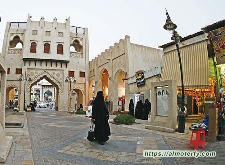 سوق القيصرية.. حاضنة المهن الثمينة