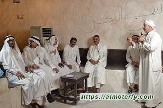 المقهى الشعبي يشهد اقبالا كبيرا في مهرجان القطيف