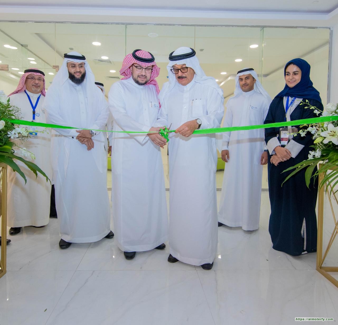 اسرة الملتقى الطبي تحتفي بانجازها