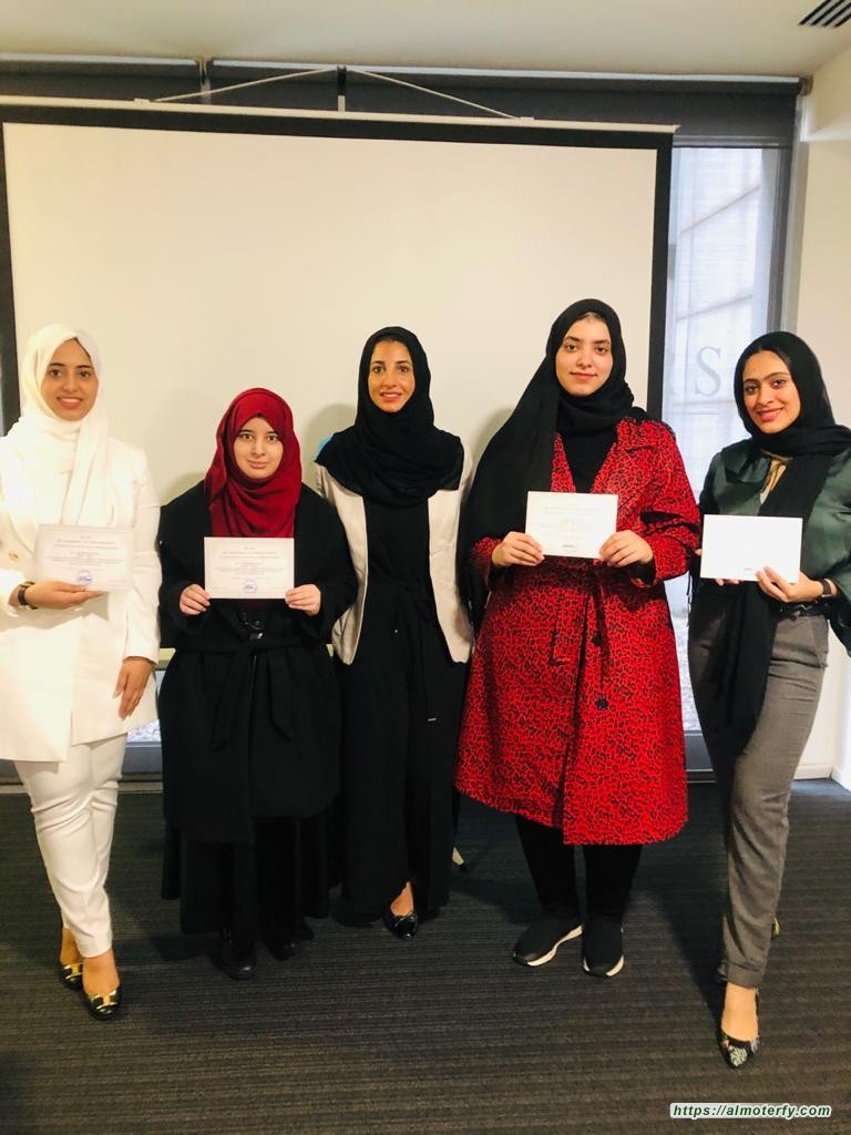 طالبات سعوديات يحققون جائزة أفضل بحث في مؤتمر عالمي للأزياء ببرشلونة