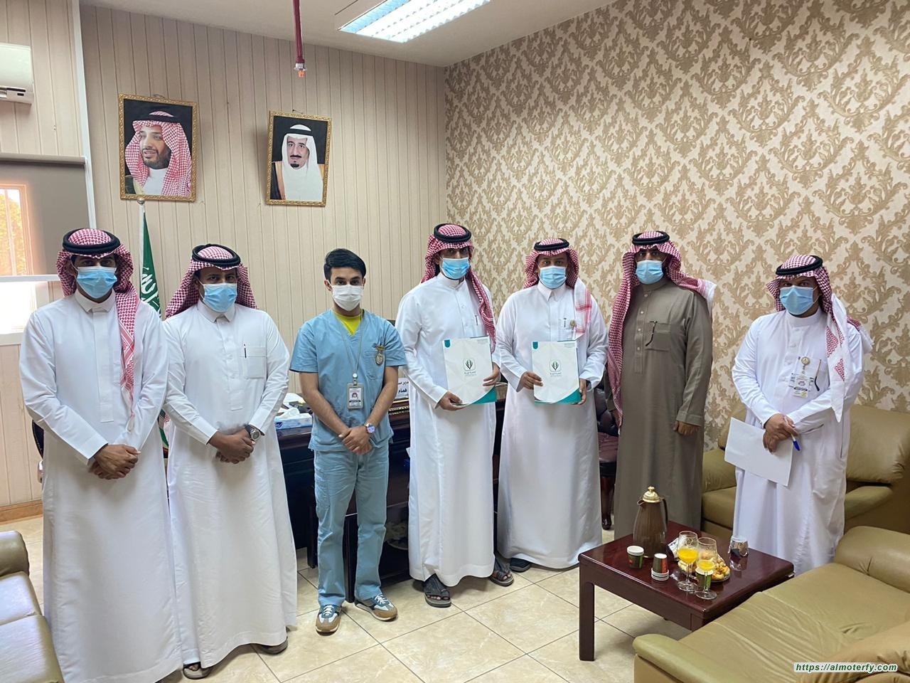 توقيع عقد شراكه مجتمعيه بين رئيس اللجنه الاهليه بتربه والمركز الصحي الجنوبي