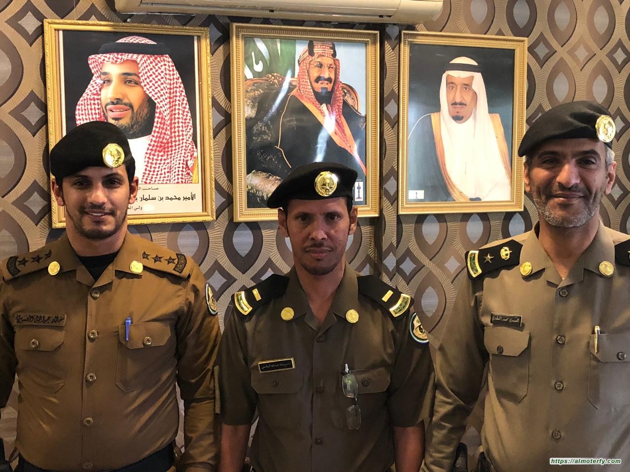 قائد دوريات امن الطرق بالأحساء يقلد البقمي رتبته الجديدة (( رئيس رقباء ))