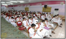 المطيرفي تكرم أبنائها المتفوقين من المرحلة الابتدائية بإسم الشيخ الأوحد  