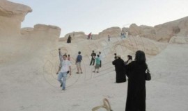 كهوف جبل القارة تذكِّر الآسيويين ببلدانهم