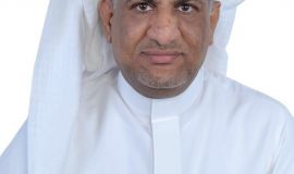 على مائدة الطعام