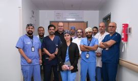 تدخل جراحي دقيق في الدماغ ينقذ حياة شاب يمني في التاسعة عشرة ويعيد له الأمل في تحقيق حلمه بأن يصبح طبيبًا