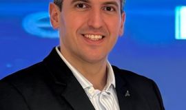 د.مجد الحدادين استشاري الجراحة العامة وجراحة الجهاز الهضمي بمستشفيات الحمادي.. في حديث عن:   العمليات الجراحية بدون شق جراحي...واقع راسخ أم خيال علمي